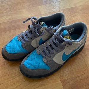 Nike low tops in blue and grey